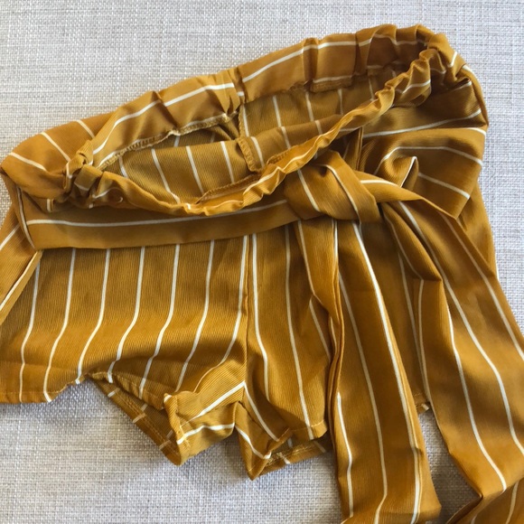 striped mustard shorts - Picture 3 of 5